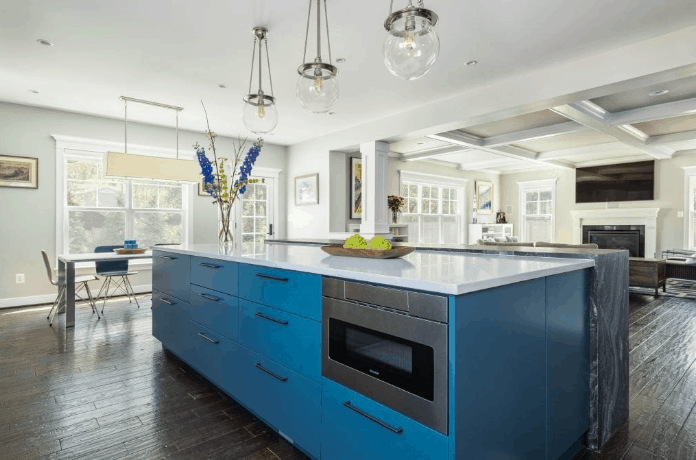 Kitchen Islands are great for adding additional sleek modern function to your kitchen such as warming drawers, microwave oven, wine cooler,  dishwasher, trash compactors, and so much more. Contact Jennifer Gilmer Kitchen and Batch for a free consult and ideas for your dream kitchen.